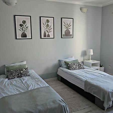 Apartament "Przy Jeziorku" Kętrzyn Extérieur photo